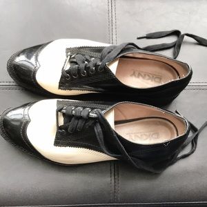 DKNY Black and White Leather Lace-Up Flats